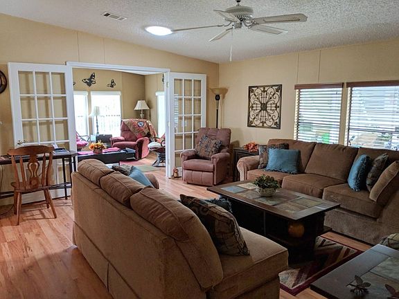 4th image of 358 Lake Erie Ln
