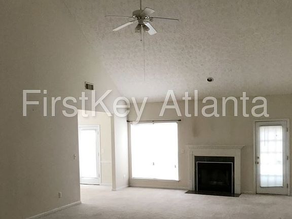 2nd image of 1895 Emerald Dr