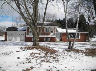 8560 Delaney Dr, Freeland, MI 48623