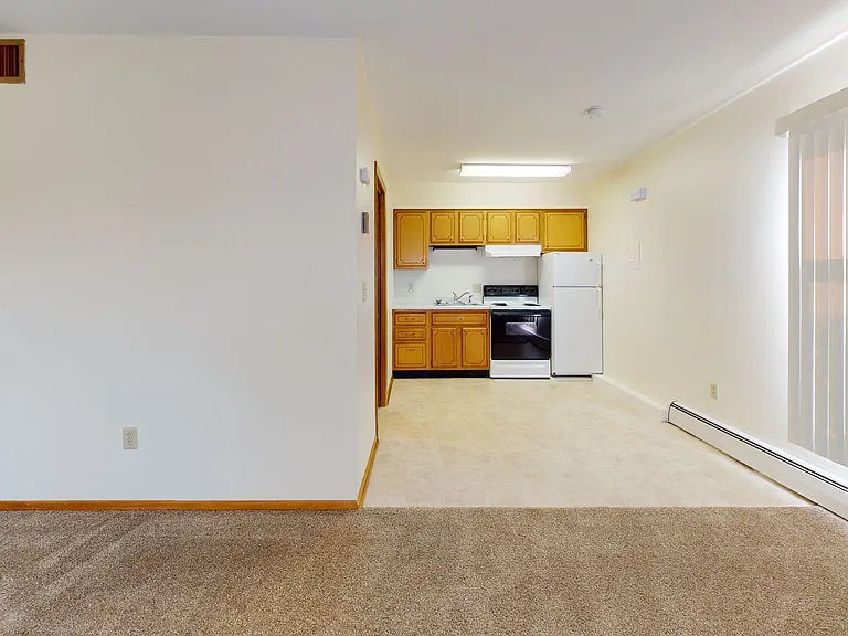 Kenny Avenue Apartments — Photo 3