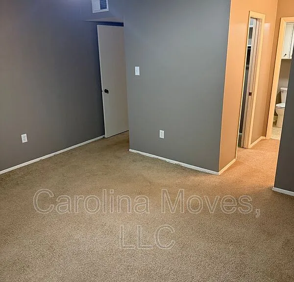 925 Cleveland St #102 — Photo 16