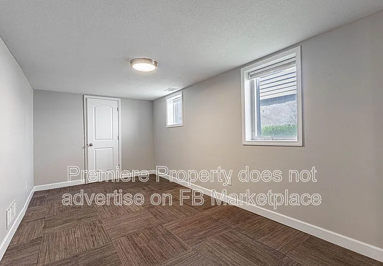 239 S Mill St — Photo 14
