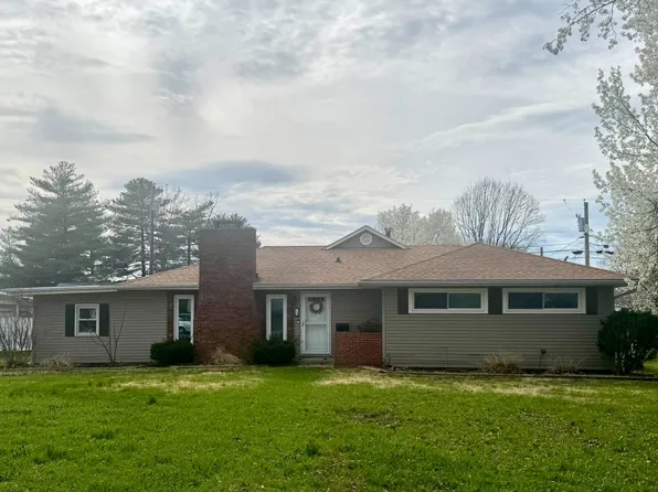 18 Windsor Ln, Fairfield, IL 62837