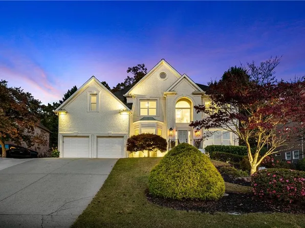 3713 Lake Edge Dr, Suwanee, GA 30024