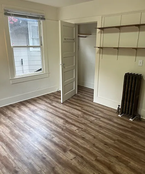 5038 17th Ave NE — Photo 3