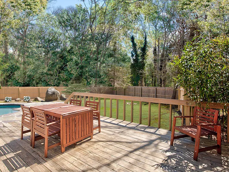 35 Gardiners Ln — Photo 3