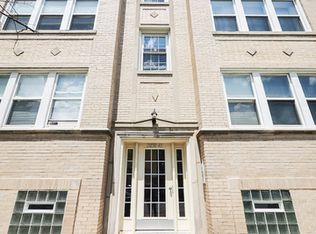 2840 W Glenlake Ave #2, Chicago, IL 60659