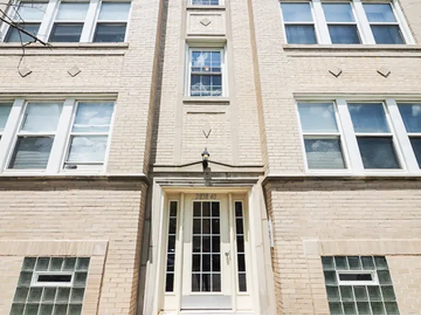 2840 W Glenlake Ave #2, Chicago, IL 60659