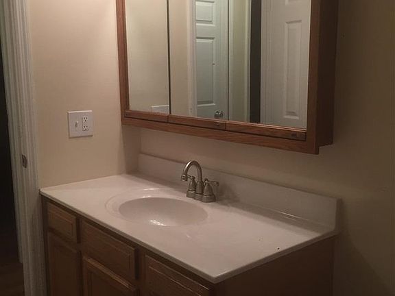 5th image of 35 Stowe Ave