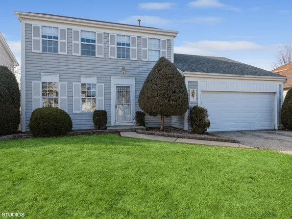 242 Stafford Dr, Mundelein, IL 60060