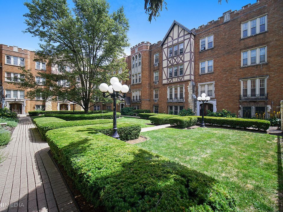 1st image of 10933 S Longwood Dr APT 3