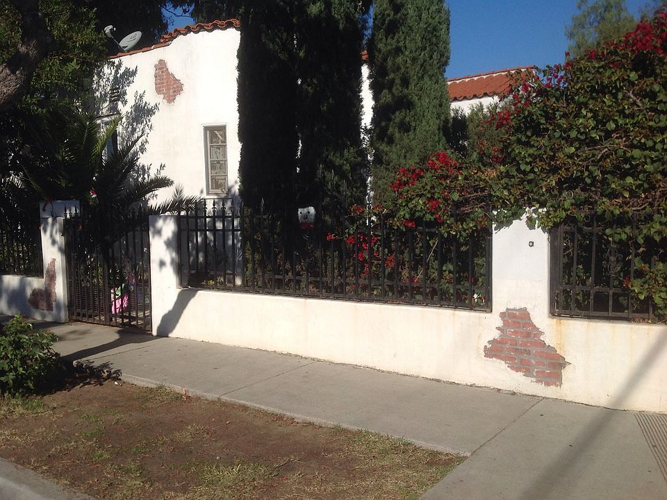 2nd image of 14831 Larch Ave