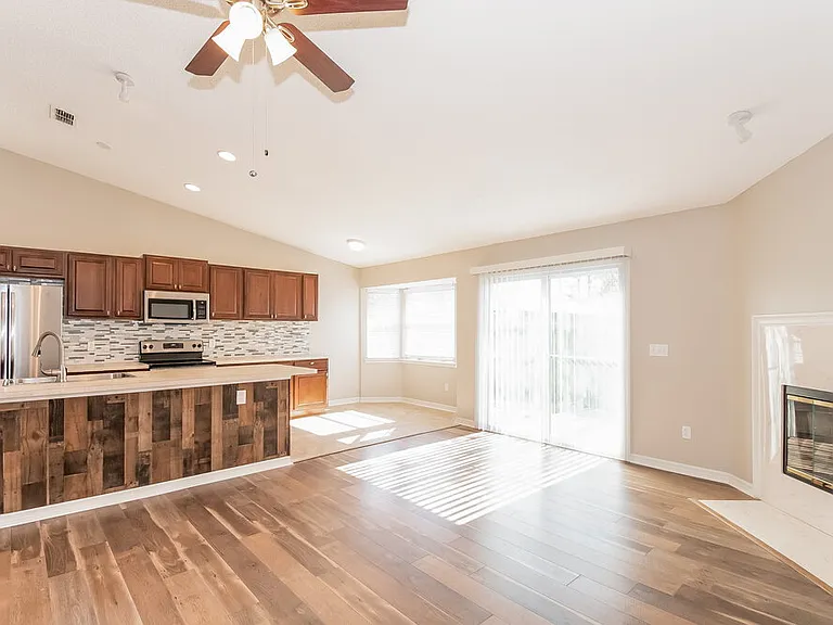 8448 Pikes Peak Dr N — Photo 6