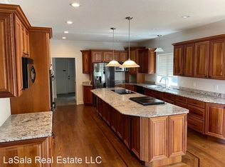 34 Hunting Ridge Dr, Simsbury, CT 06070