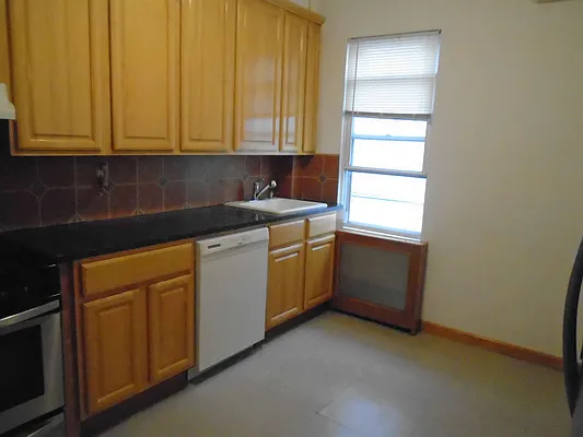 Rented by 18 REALTY | media 7