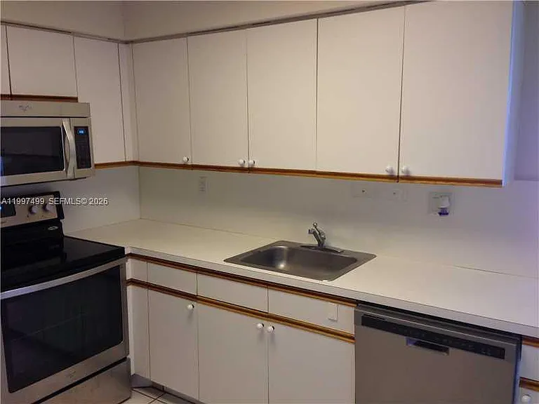 3600 Mystic Pointe Dr #1504 — Photo 16