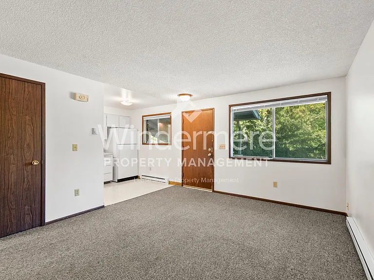 3005 S Whipple Rd — Photo 12