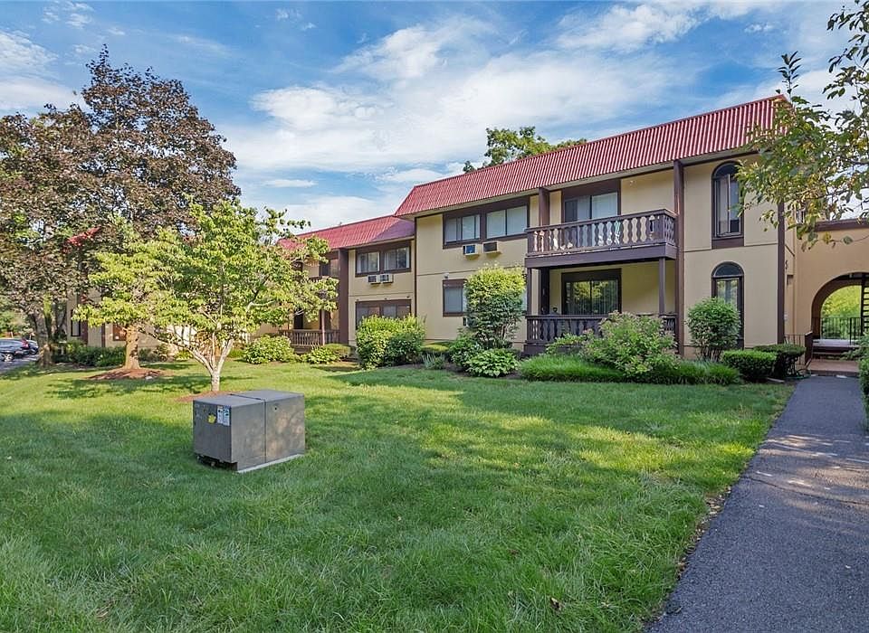 1st image of 4 Granada Crescent #1