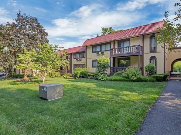 4 Granada Crescent #1, White Plains, NY 10603