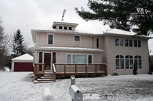 1st image of 384 Alberta St