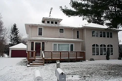 384 Alberta St photo 1