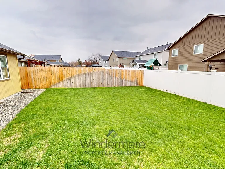 247 Chapra St — Photo 23