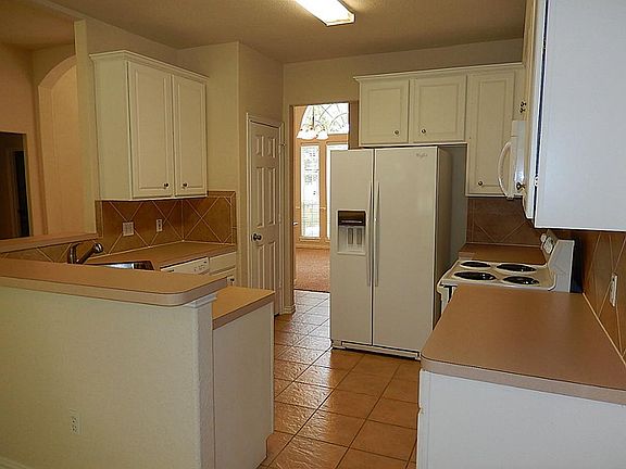 5th image of 3330 Lake Island Dr