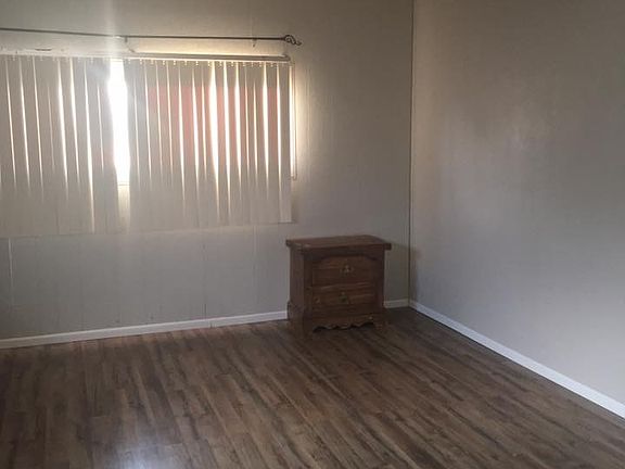 5th image of 114 N Van Buren Ave