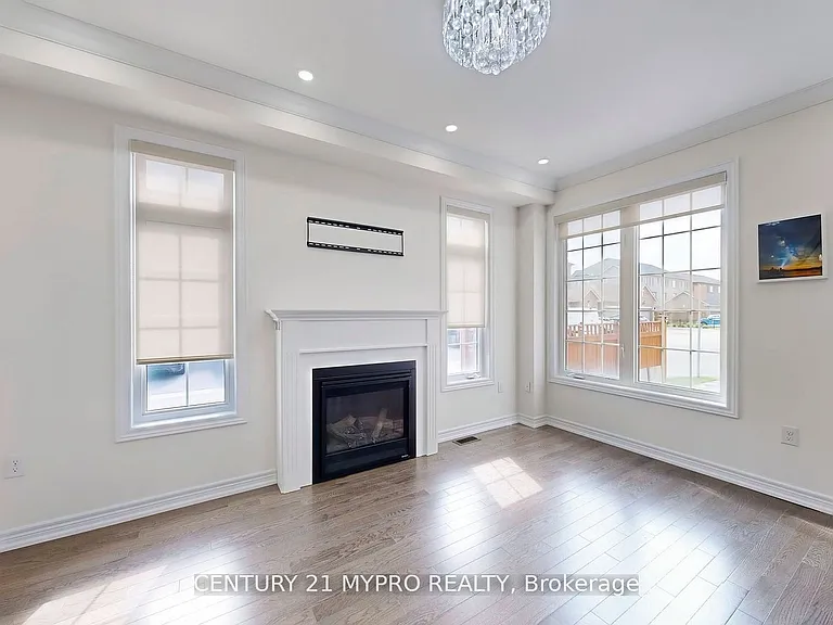 13 N Rexford Dr — Photo 5