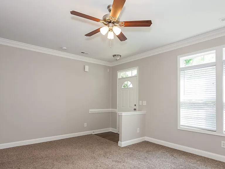 11239 Heritage Green Dr — Photo 5