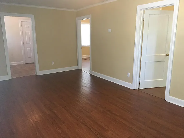 24 Prancer Ave — Photo 9
