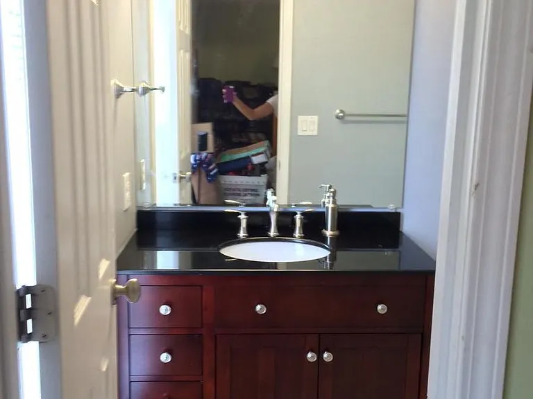 2nd Bedroom en suite bathroom