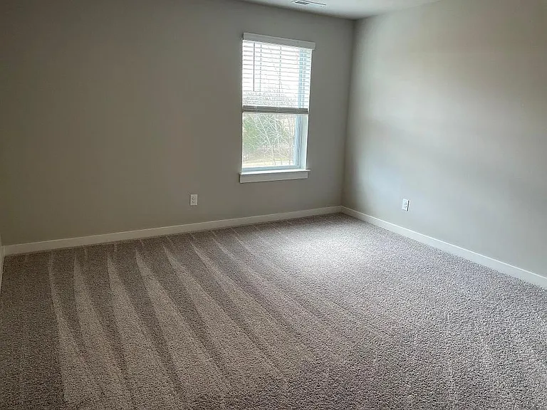385 Casper Dr — Photo 6