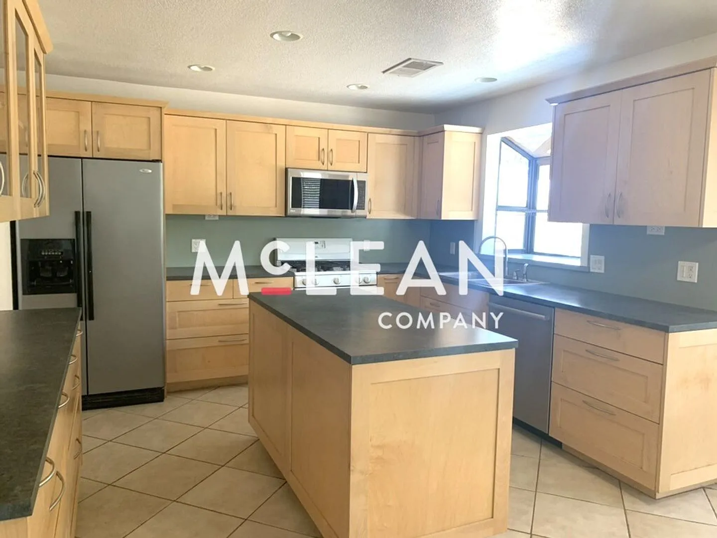 Four Bedroom Home with ALL Utilities included! — Photo 4