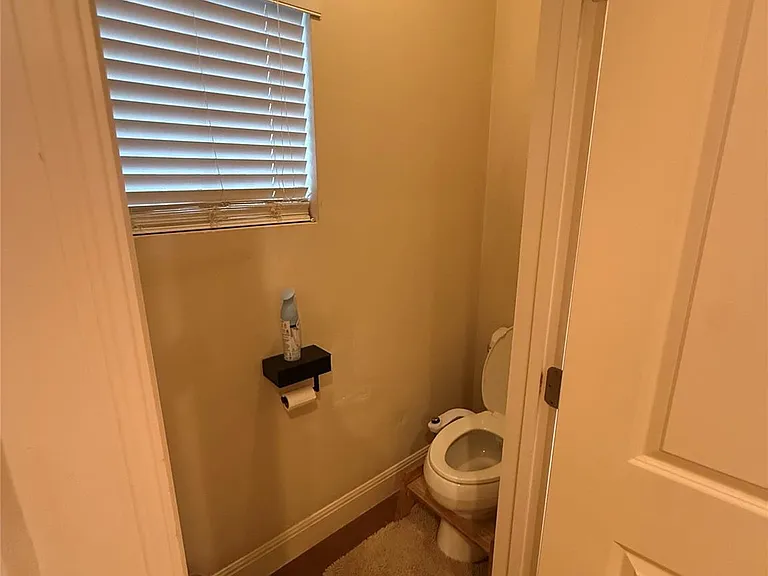 408 W Croslin St — Photo 14