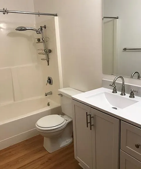 5028 11th Ave NE #25 — Photo 7