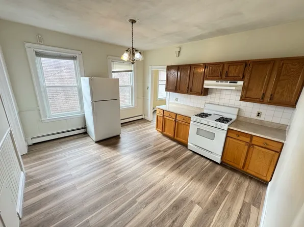 79 Merriam St #3, Somerville, MA 02143