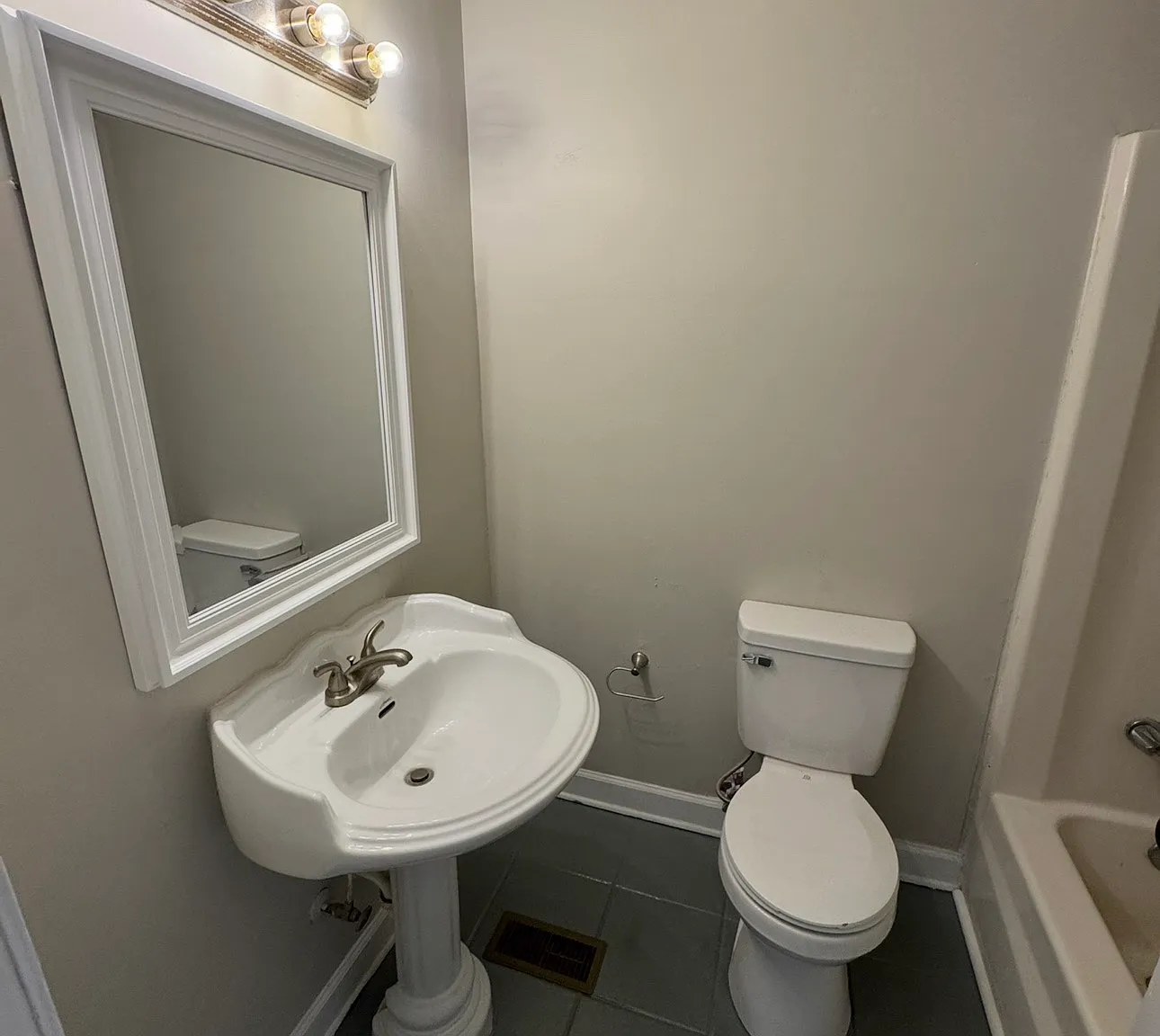4 bed, $1,500 — Photo 3