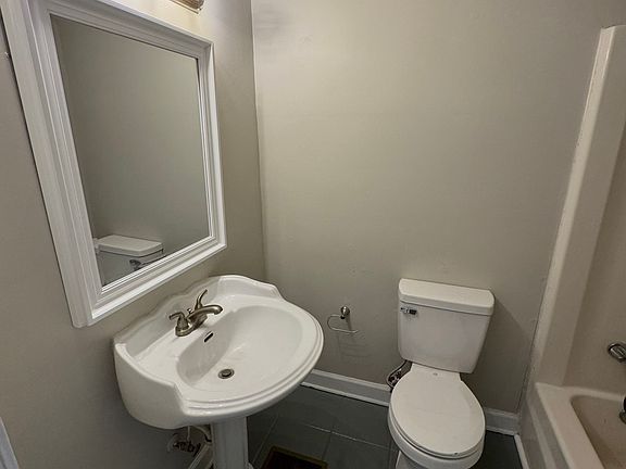 3rd image of 117 Jefferson Ct
