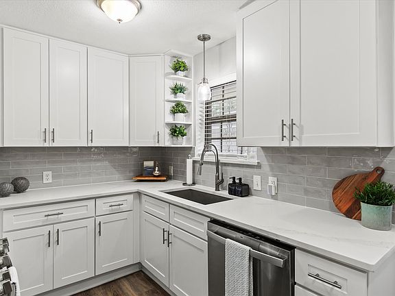 5th image of 10023 Olmos Dr