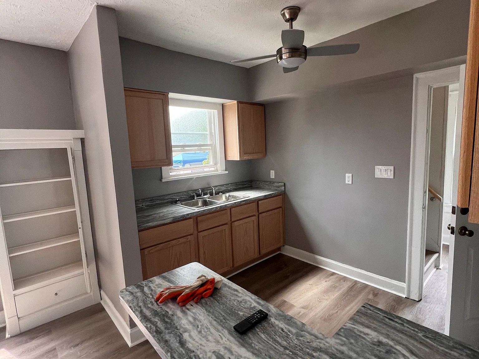 2 bed, $1,000 — Photo 4