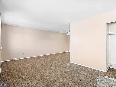 3 bed, 1700 sqft, $1,900 — Photo 4