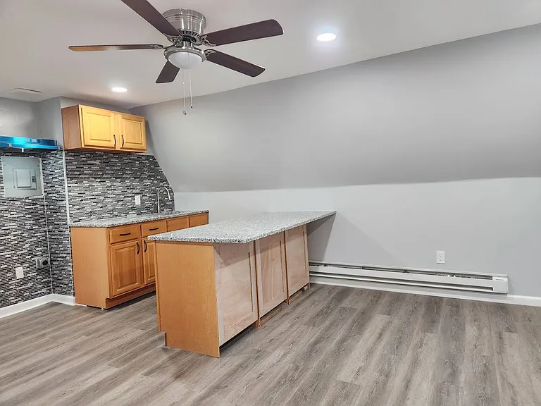 1025 Anna St #3 — Photo 9