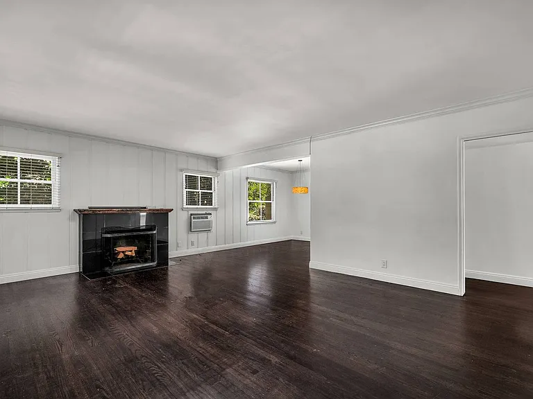 1032 Carol Dr #2 — Photo 4