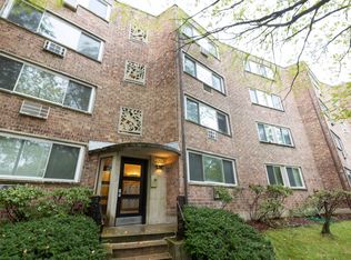 1823 W Granville Ave APT 3A, Chicago, IL 60660