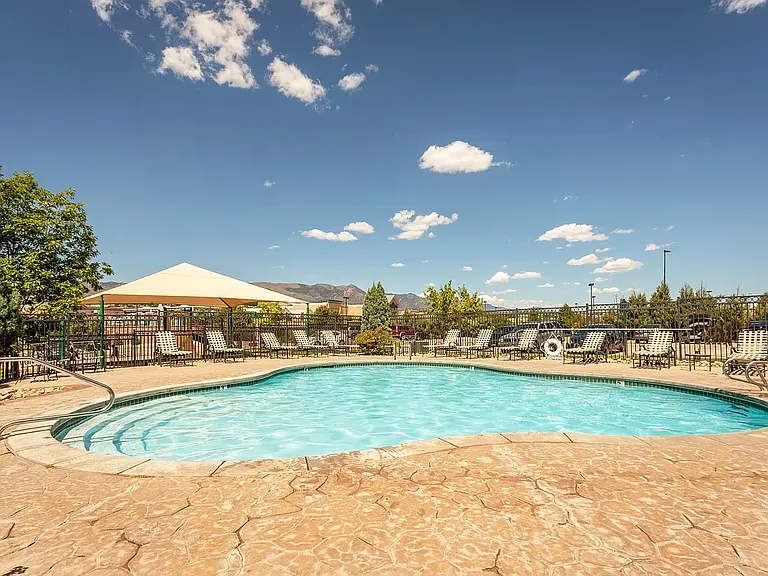 Shadow Mountain Apartments — Photo 10