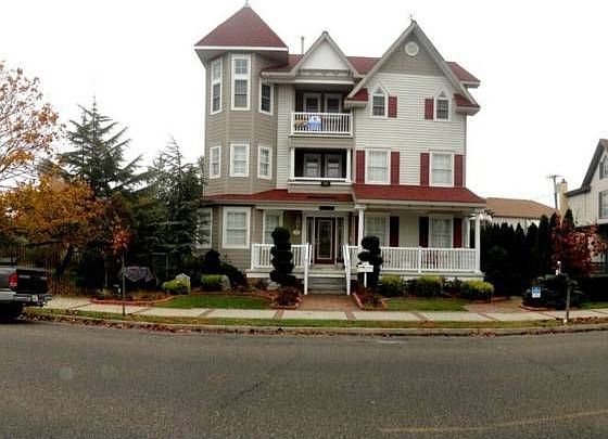 1st image of 425 Wesley Ave