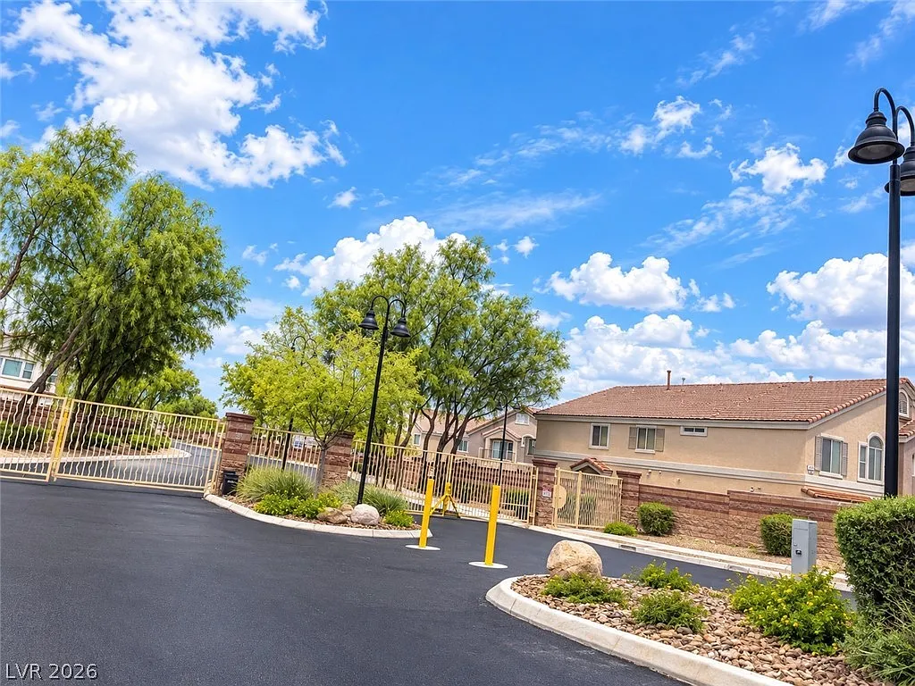 2 bed, 2.5 bath, 1170 sqft, $1,500 — Photo 4
