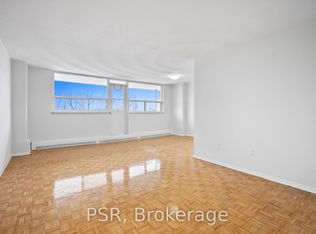 100 Rowena Dr #403, Toronto, ON M3A 1R1