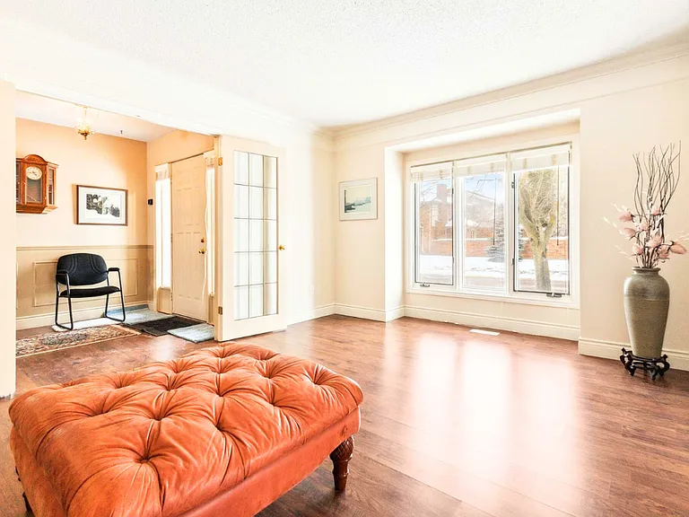 75 Sunnyside Dr — Photo 4